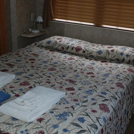 Three Rivers Resort 알몬트 외부 사진