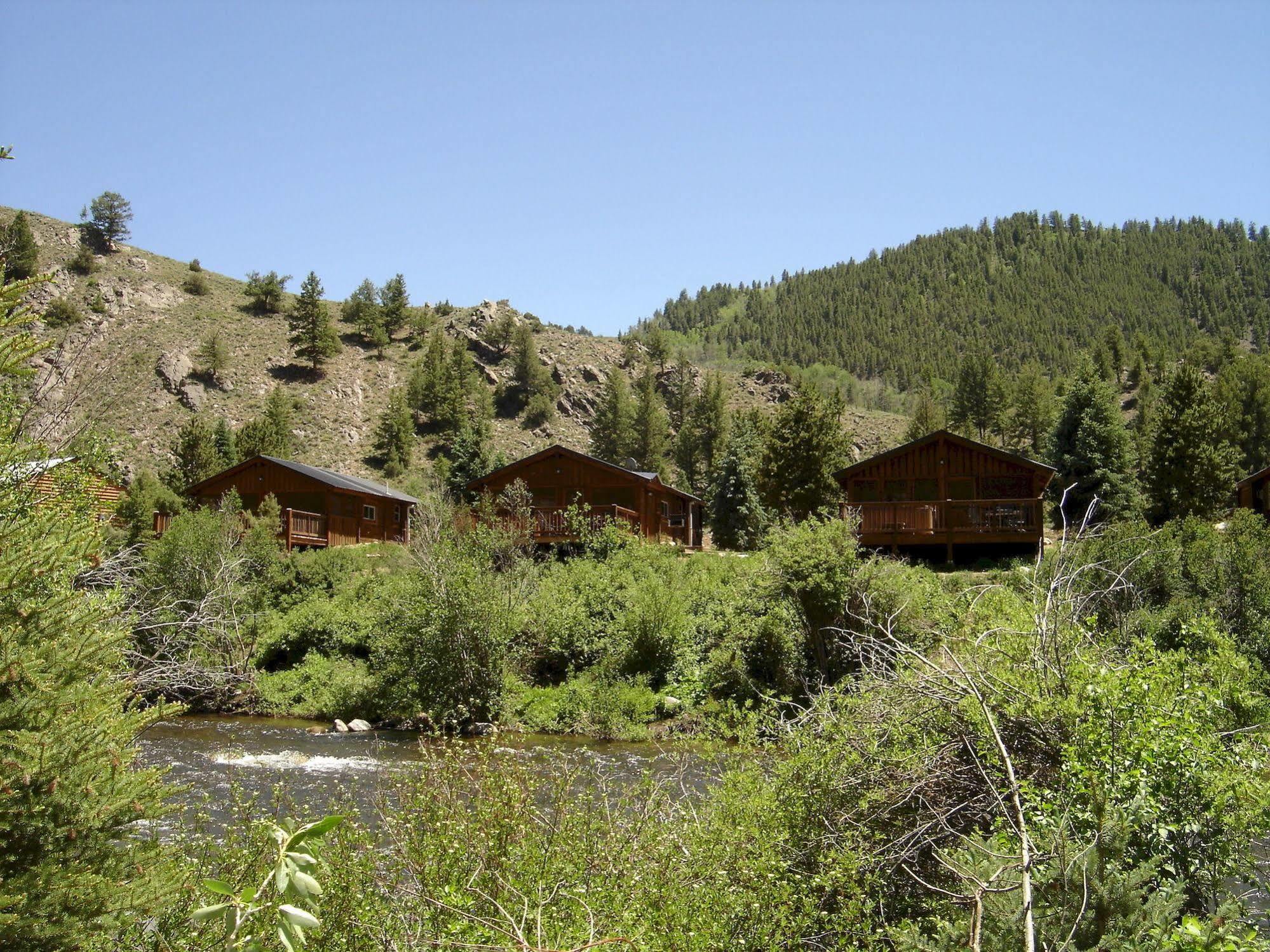 Three Rivers Resort 알몬트 외부 사진